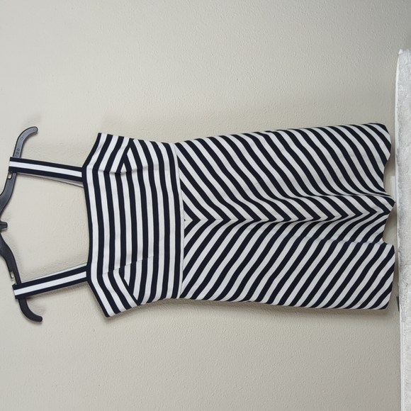 MICHAEL Michael Kors Dresses & Skirts - Michael Kors Sleeveless Dress Womens 8P Black White Stripes Pattern Dress